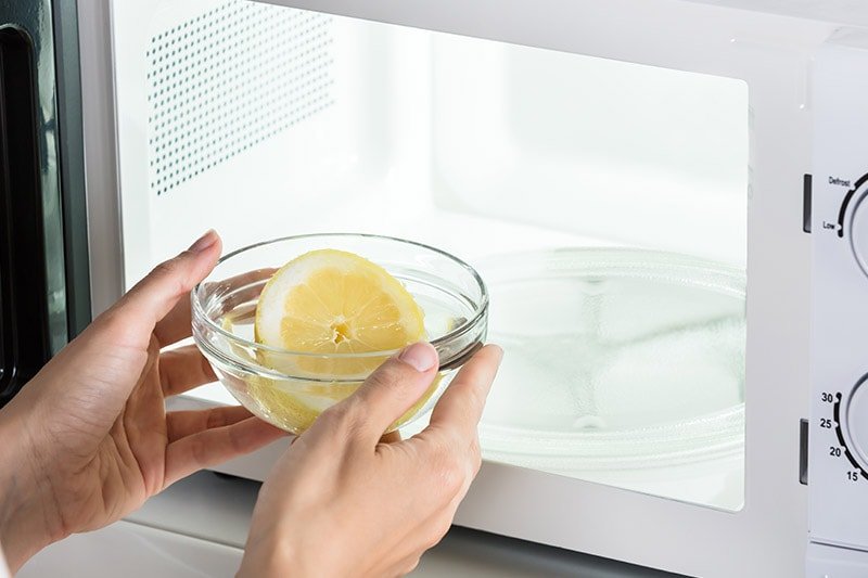 Cleaning Microwave With Lemon